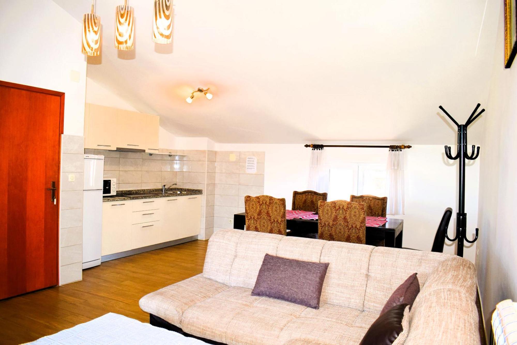 Apartments Milica Malinska Oda fotoğraf